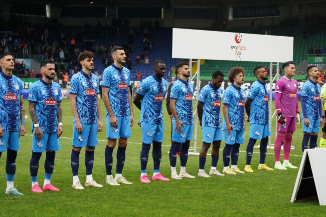 ÇAYKUR RİZESPOR 4-2 TUZLASPOR / Şampiyonluk Yolunda Bir Engel Daha Geçildi