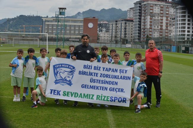 1918 Rizespor Futbol Kulübü U9 takımı antrenmanı ziyaret etti