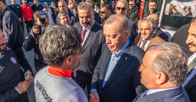 Recep Tayyip Erdoğan, Çaykur Rizespor'u ziyaret etti.