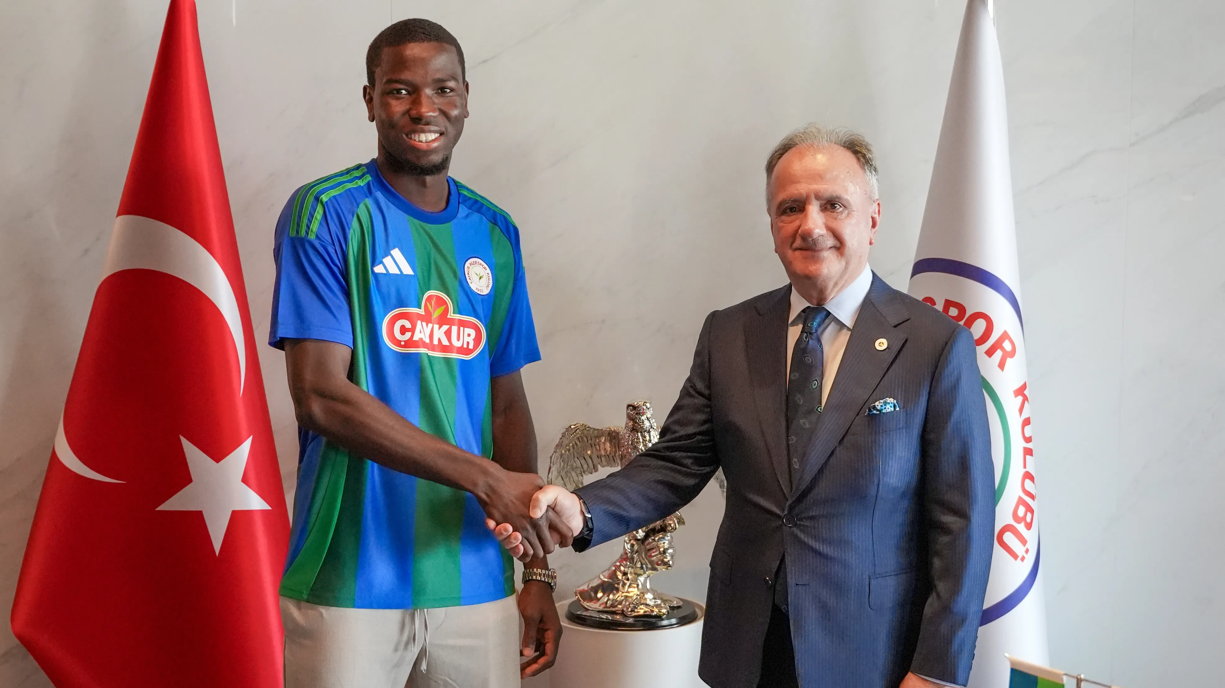 Çaykur Rizespor’umuz, İspanya kulübü Cadiz’de forma giyen 2003 doğumlu orta saha oyuncusu Moussa Diakite’yi kadrosuna kattı.
