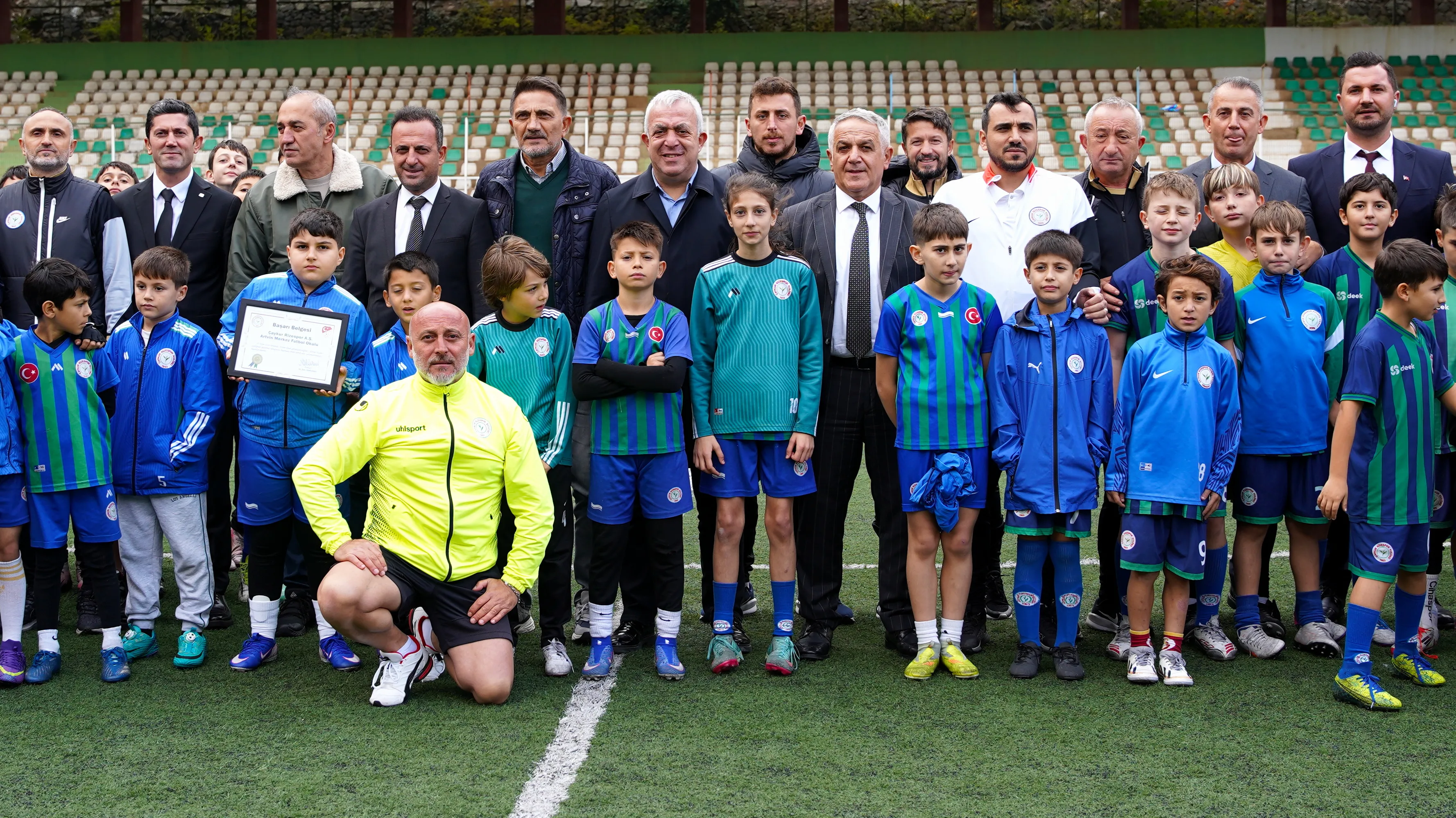 Çaykur Rizespor Artvin Futbol Okulları Şenliği Coşkuyla Gerçekleşti
