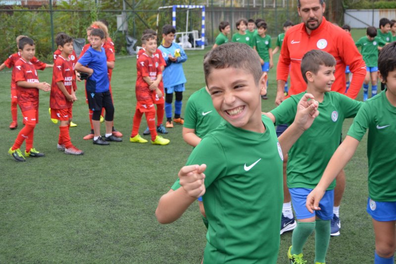 Rizespor Akademi’de Karadeniz Futbol ve Horon Şenliği