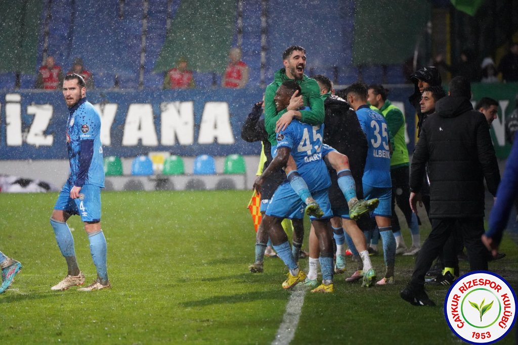 Çaykur Rizespor 4 - 2 Manisa FK / 5 Haftadır Kayıpsız