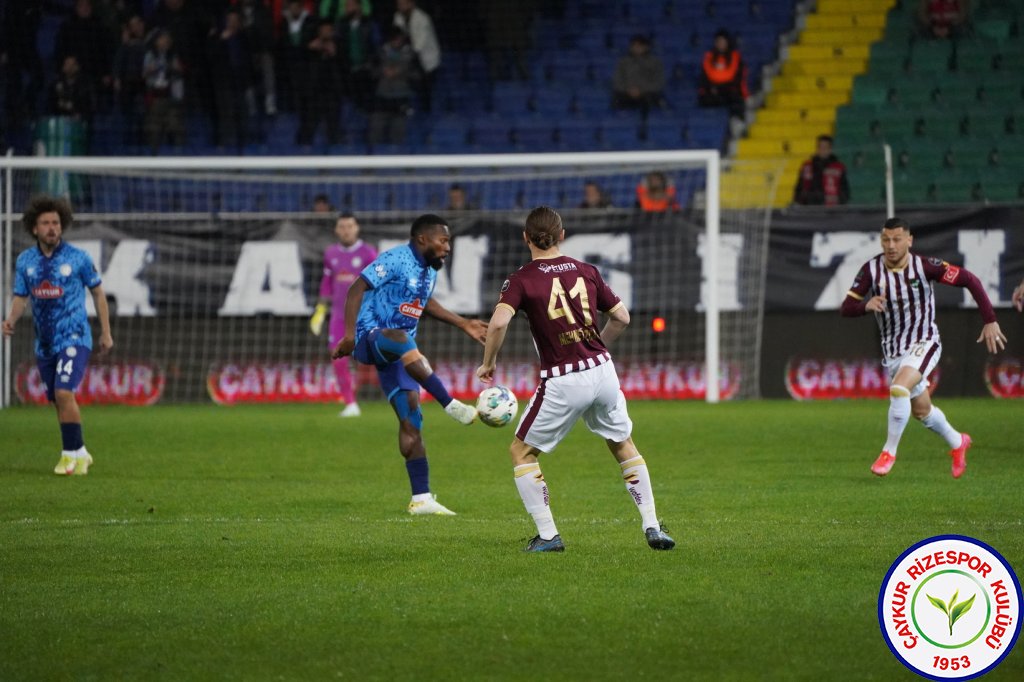 ÇAYKUR RİZESPOR 0 - 0 BEYÇİMENTO BANDIRMASPOR / 53 Puana Ulaştık