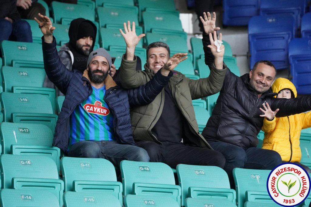 ÇAYKUR RİZESPOR 2 – 1 SAKARYASPOR / MUHTEŞEM GALİBİYET