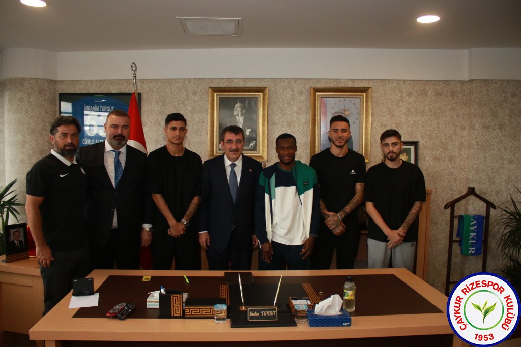 CUMHURBAŞKANI YARDIMCISI CEVDET YILMAZ, ÇAYKUR RİZESPOR’U ZİYARET ETTİ