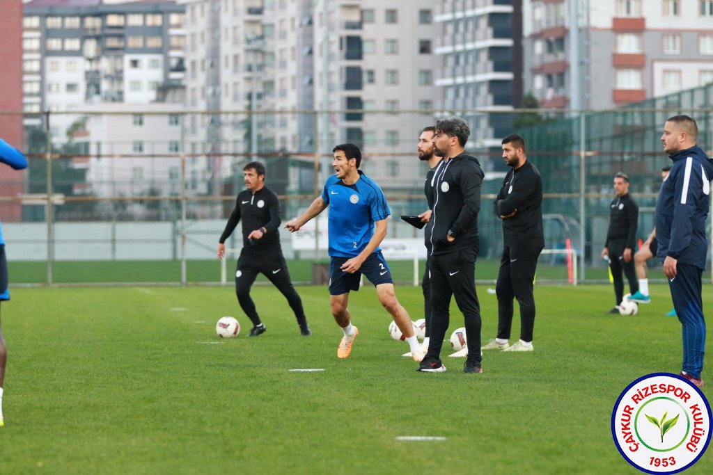 Çaykur Rizespor; Galatasaray maçı hazırlıklarına başladı.