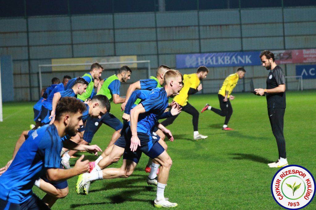 Çaykur Rizespor; Galatasaray maçı hazırlıklarına başladı.