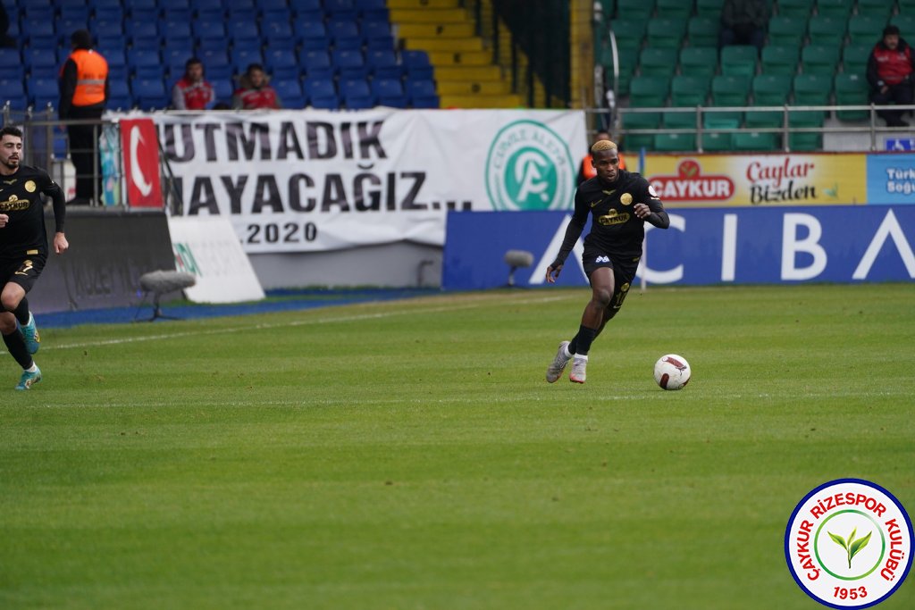 ÇAYKUR RİZESPOR A.Ş. 0 - 0 TÜMOSAN KONYASPOR