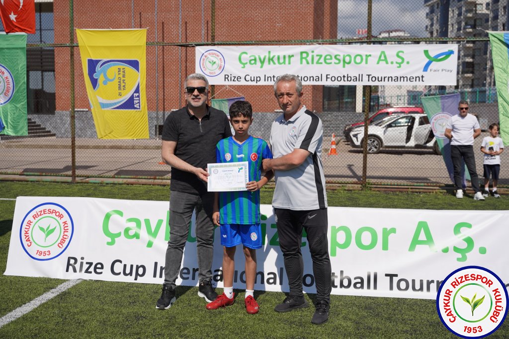 ÇAYKUR RİZESPOR ESİLA TÜFEKÇİ FUTBOL OKULLARI TURNUVASI