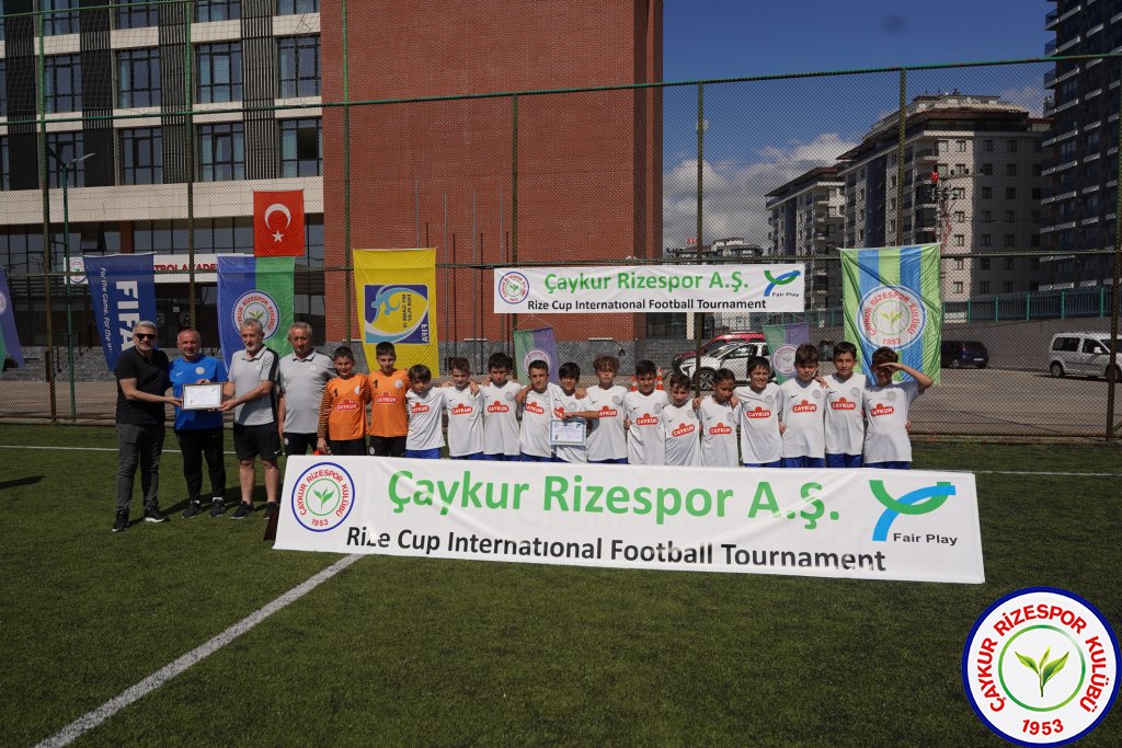 ÇAYKUR RİZESPOR ESİLA TÜFEKÇİ FUTBOL OKULLARI TURNUVASI