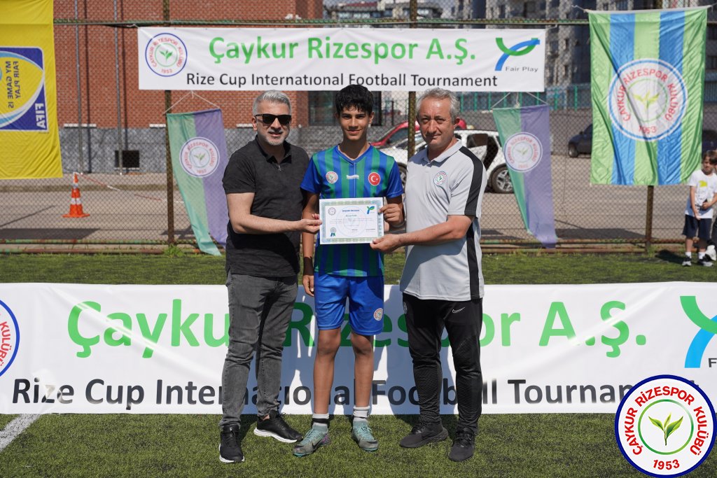 ÇAYKUR RİZESPOR ESİLA TÜFEKÇİ FUTBOL OKULLARI TURNUVASI