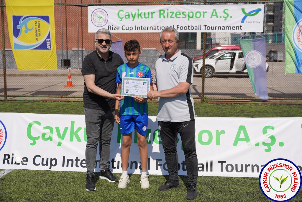 ÇAYKUR RİZESPOR ESİLA TÜFEKÇİ FUTBOL OKULLARI TURNUVASI