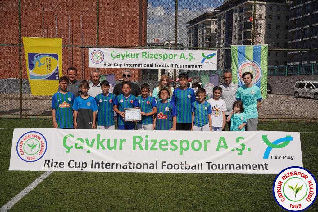 ÇAYKUR RİZESPOR ESİLA TÜFEKÇİ FUTBOL OKULLARI TURNUVASI