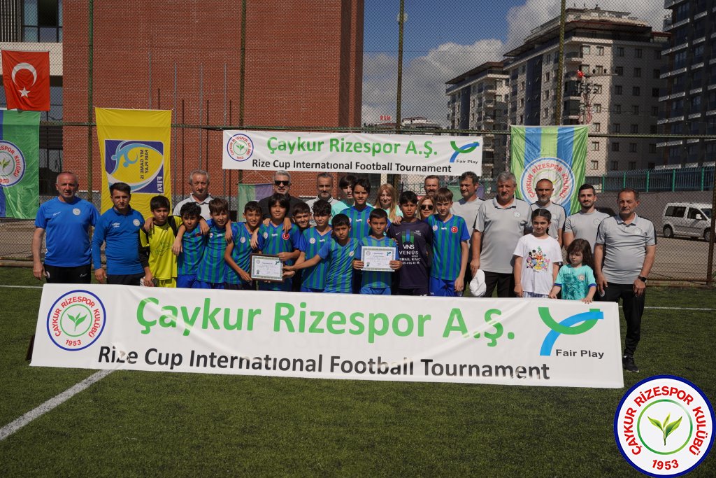 ÇAYKUR RİZESPOR ESİLA TÜFEKÇİ FUTBOL OKULLARI TURNUVASI