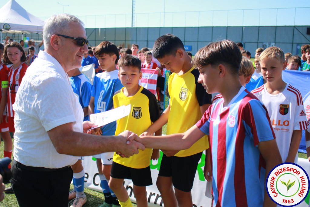 ULUSLARARASI U12 RİZE CUP 2024 KUPA TÖRENİ