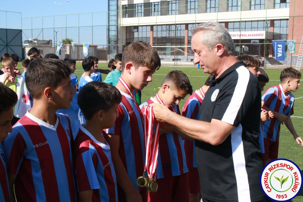 ULUSLARARASI U12 RİZE CUP 2024 KUPA TÖRENİ