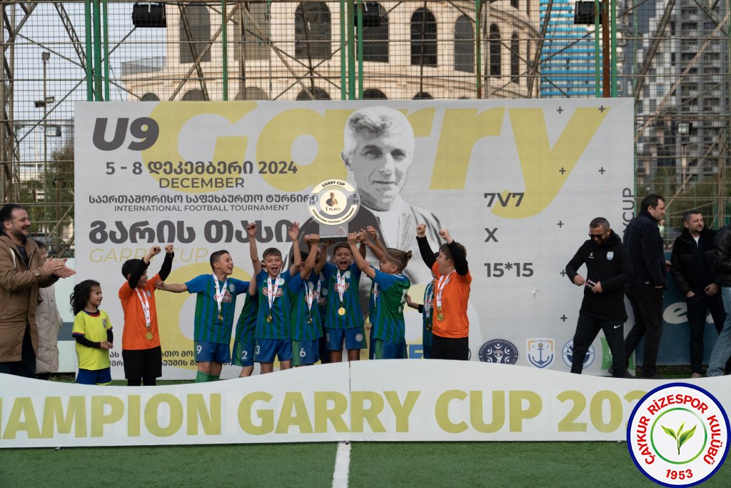 Rizespor Akademi U9 takımı Gürcistan’da düzenlenen Chuka Cup 2024'te şampiyon oldu.