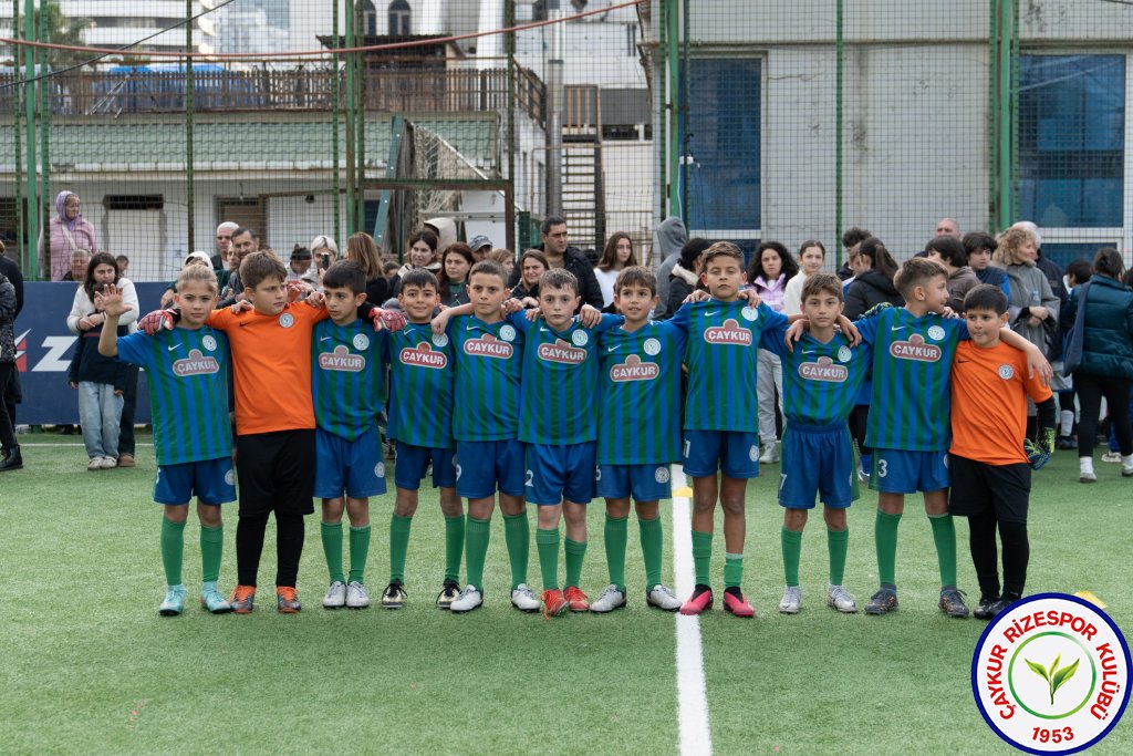 Rizespor Akademi U9 takımı Gürcistan’da düzenlenen Chuka Cup 2024'te şampiyon oldu.