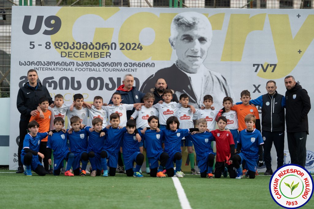 Rizespor Akademi U9 takımı Gürcistan’da düzenlenen Chuka Cup 2024'te şampiyon oldu.