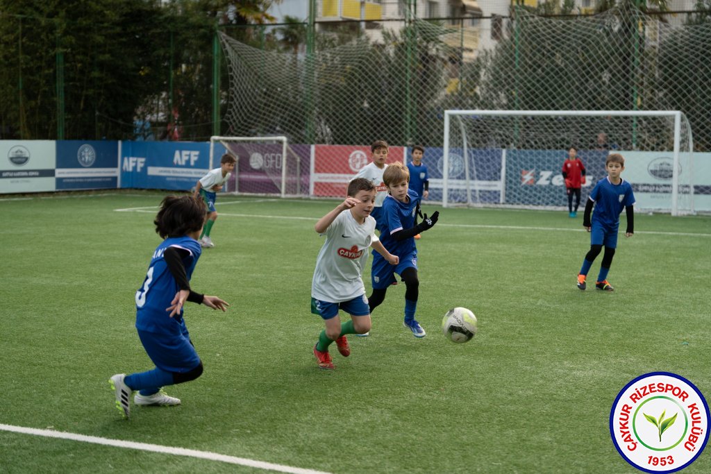 Rizespor Akademi U9 takımı Gürcistan’da düzenlenen Chuka Cup 2024'te şampiyon oldu.