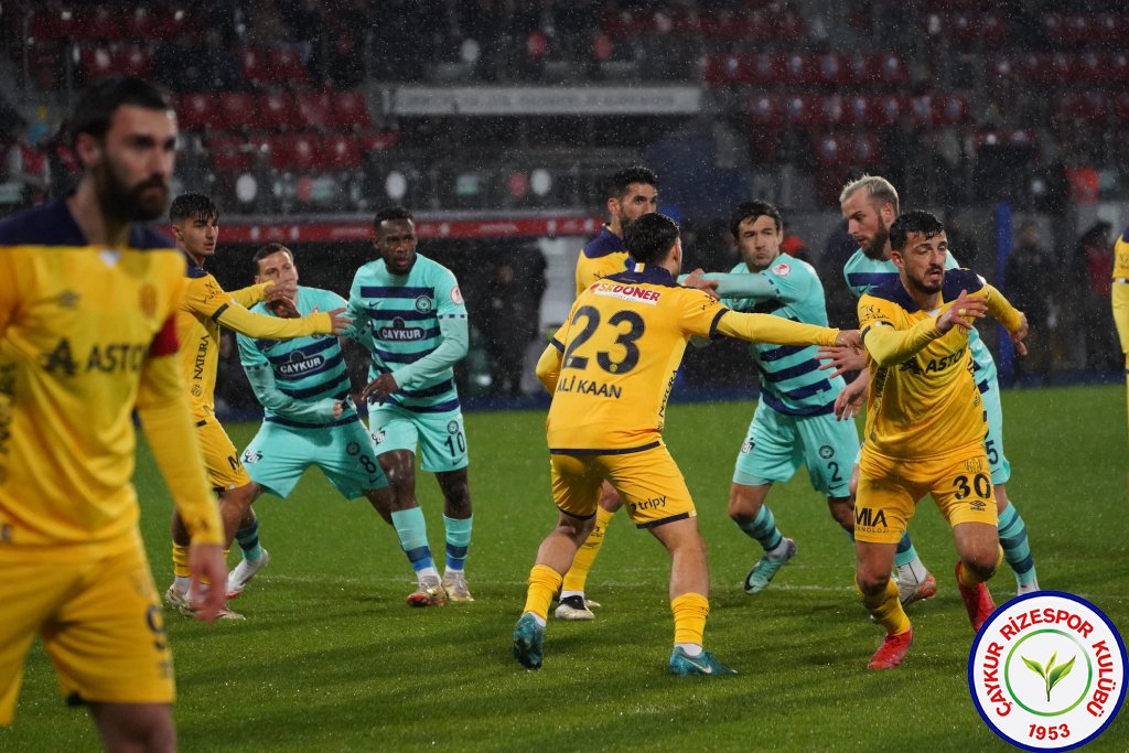 ÇAYKUR RİZESPOR 2-1 MKE ANKARAGÜCÜ