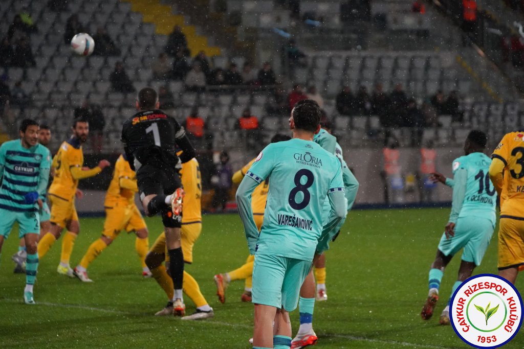 ÇAYKUR RİZESPOR 2-1 MKE ANKARAGÜCÜ