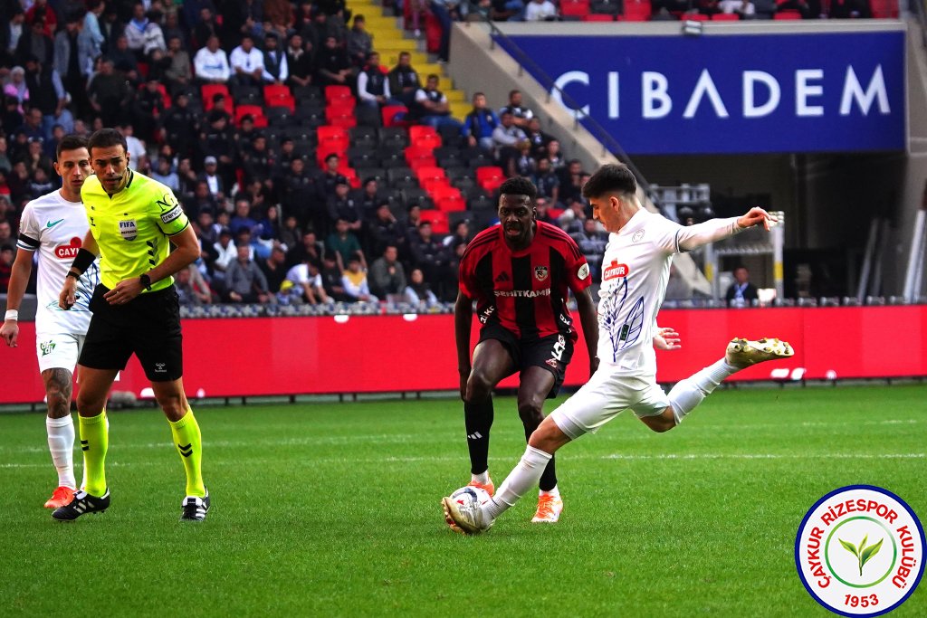 GAZİANTEP FUTBOL KULÜBÜ A.Ş.	2 - 2	ÇAYKUR RİZESPOR A.Ş.