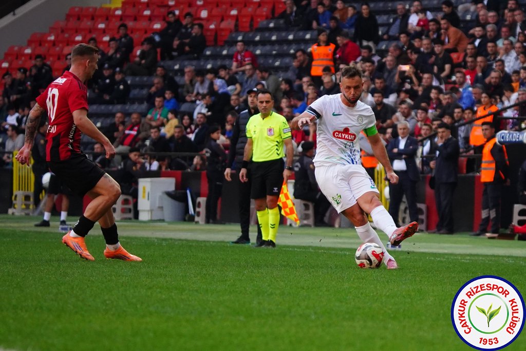 GAZİANTEP FUTBOL KULÜBÜ A.Ş.	2 - 2	ÇAYKUR RİZESPOR A.Ş.