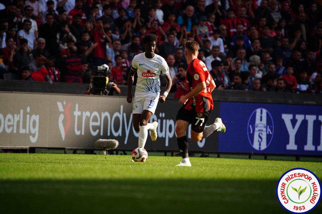 GAZİANTEP FUTBOL KULÜBÜ A.Ş.	2 - 2	ÇAYKUR RİZESPOR A.Ş.