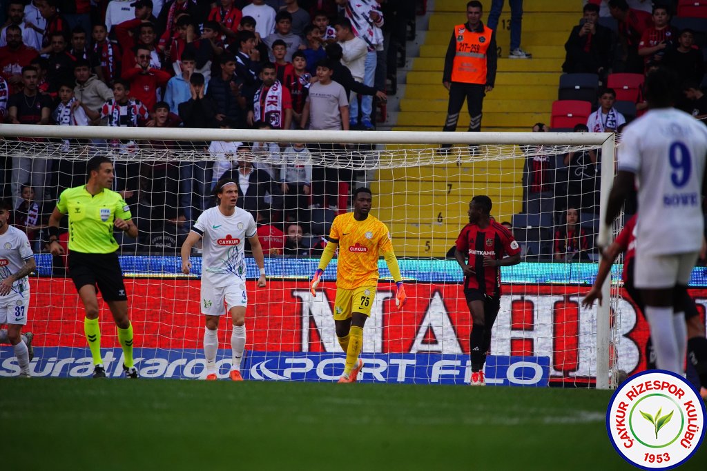 GAZİANTEP FUTBOL KULÜBÜ A.Ş.	2 - 2	ÇAYKUR RİZESPOR A.Ş.