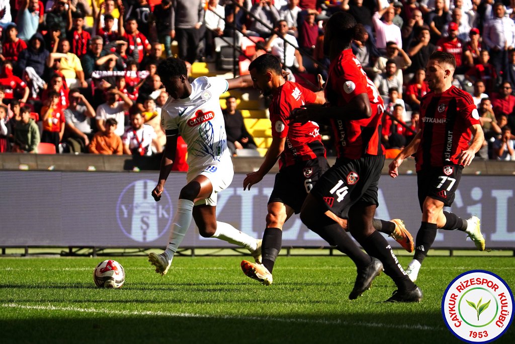 GAZİANTEP FUTBOL KULÜBÜ A.Ş.	2 - 2	ÇAYKUR RİZESPOR A.Ş.