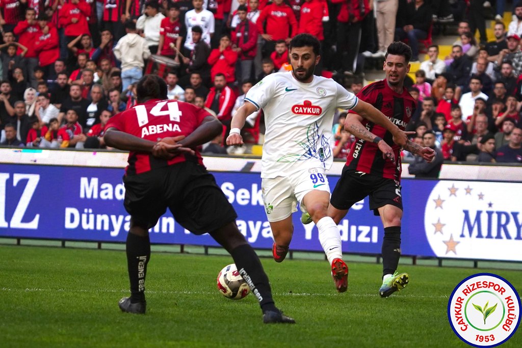 GAZİANTEP FUTBOL KULÜBÜ A.Ş.	2 - 2	ÇAYKUR RİZESPOR A.Ş.