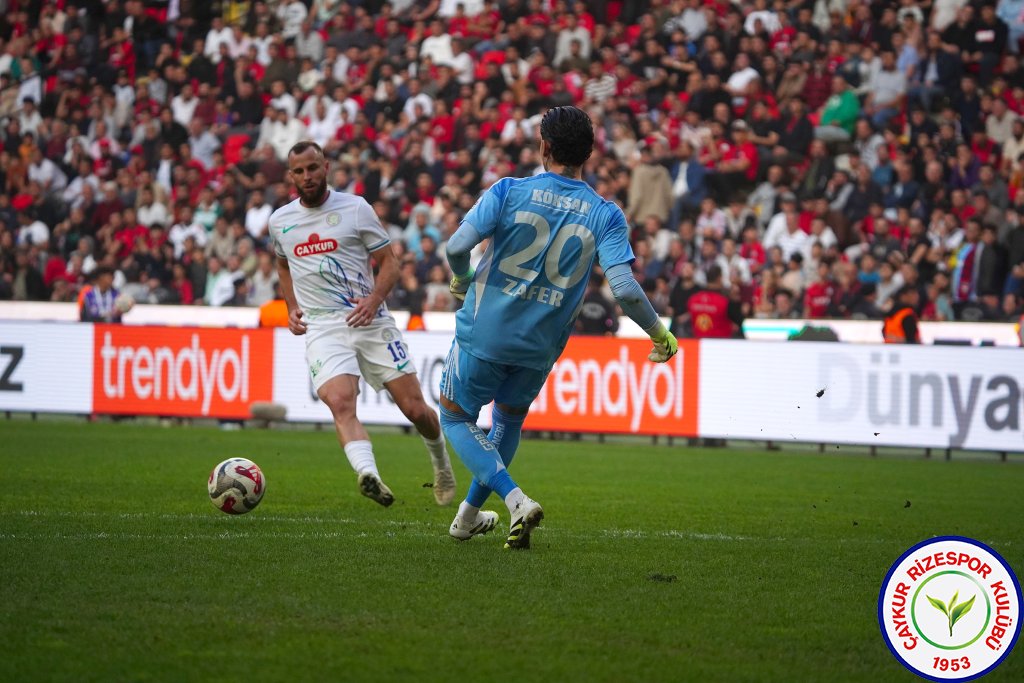 GAZİANTEP FUTBOL KULÜBÜ A.Ş.	2 - 2	ÇAYKUR RİZESPOR A.Ş.