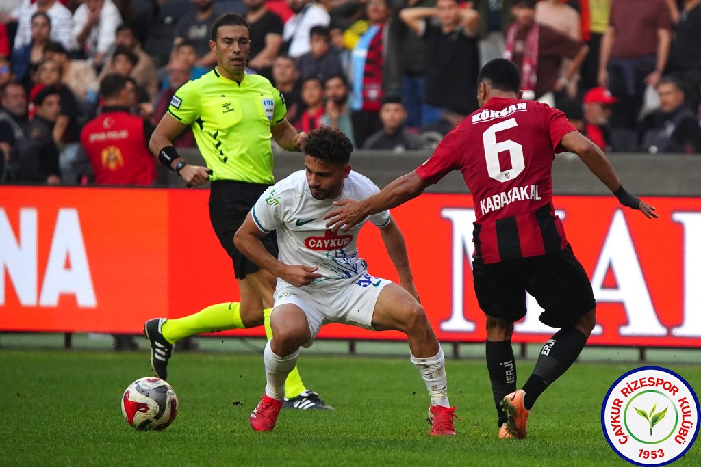 GAZİANTEP FUTBOL KULÜBÜ A.Ş.	2 - 2	ÇAYKUR RİZESPOR A.Ş.