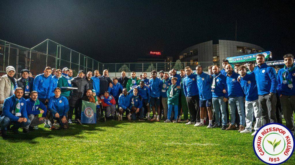 Kulüp Başkanımız İbrahim Turgut, yönetim kurulu üyelerimiz ile birlikte taraftarlarımızdan ziyaret.