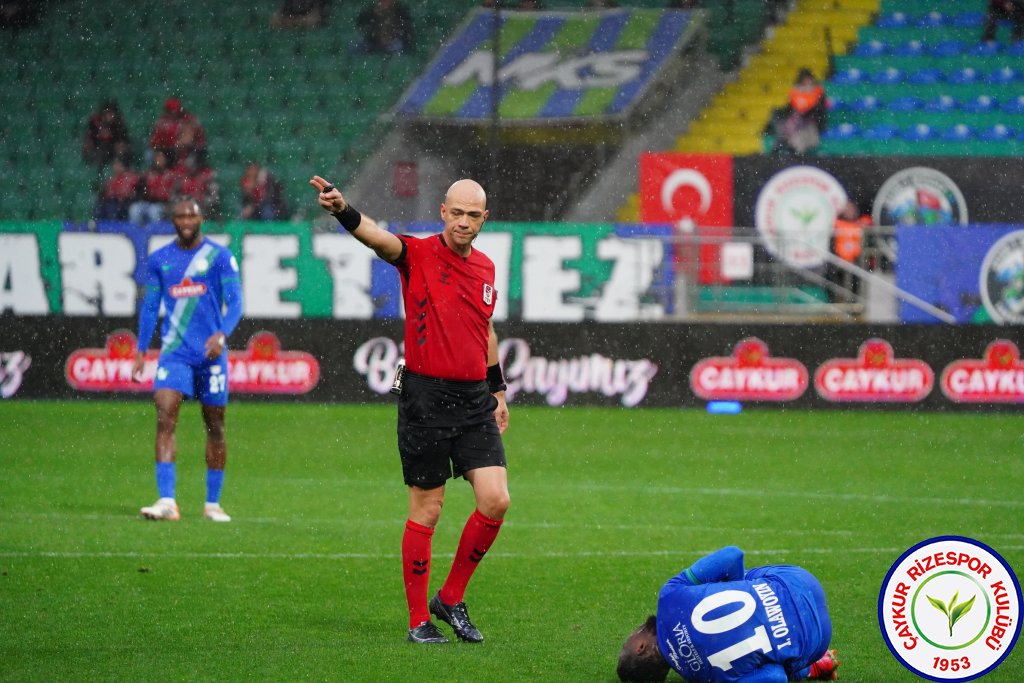 ÇAYKUR RİZESPOR 3 - 0 İKAS EYÜPSPOR