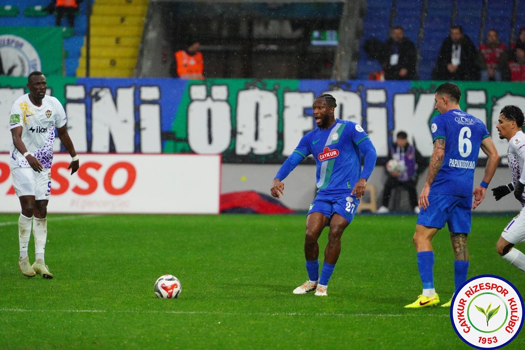 ÇAYKUR RİZESPOR 3 - 0 İKAS EYÜPSPOR