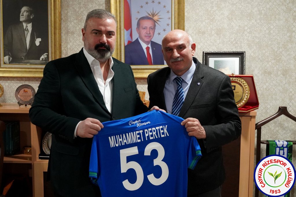 Rize Ziraat Mühendisleri Odası teşekkür plaketi taktim etti.