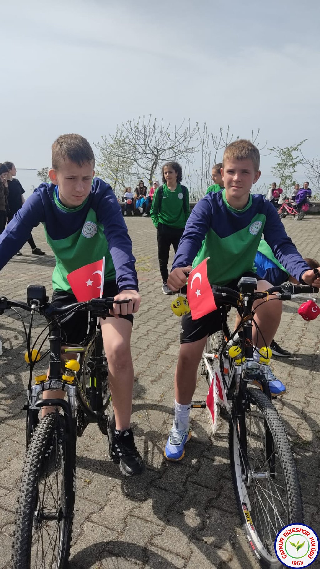 Rizespor Akademi 23 Nisan Bisiklet Turu büyük bir coşkuyla yapıldı.