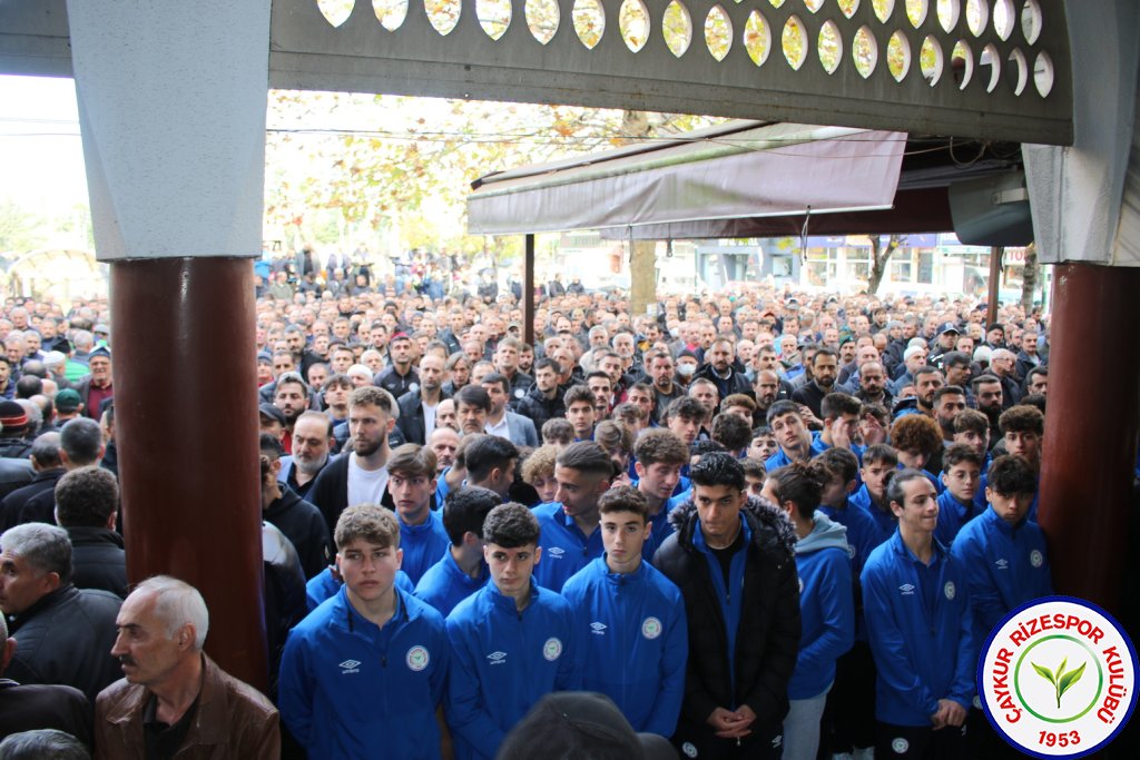 Minik yavrumuz Yiğit Demirel’in cenaze töreninde binlerce insan tek yürek oldu