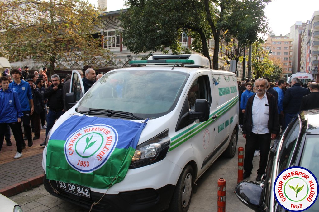 Minik yavrumuz Yiğit Demirel’in cenaze töreninde binlerce insan tek yürek oldu