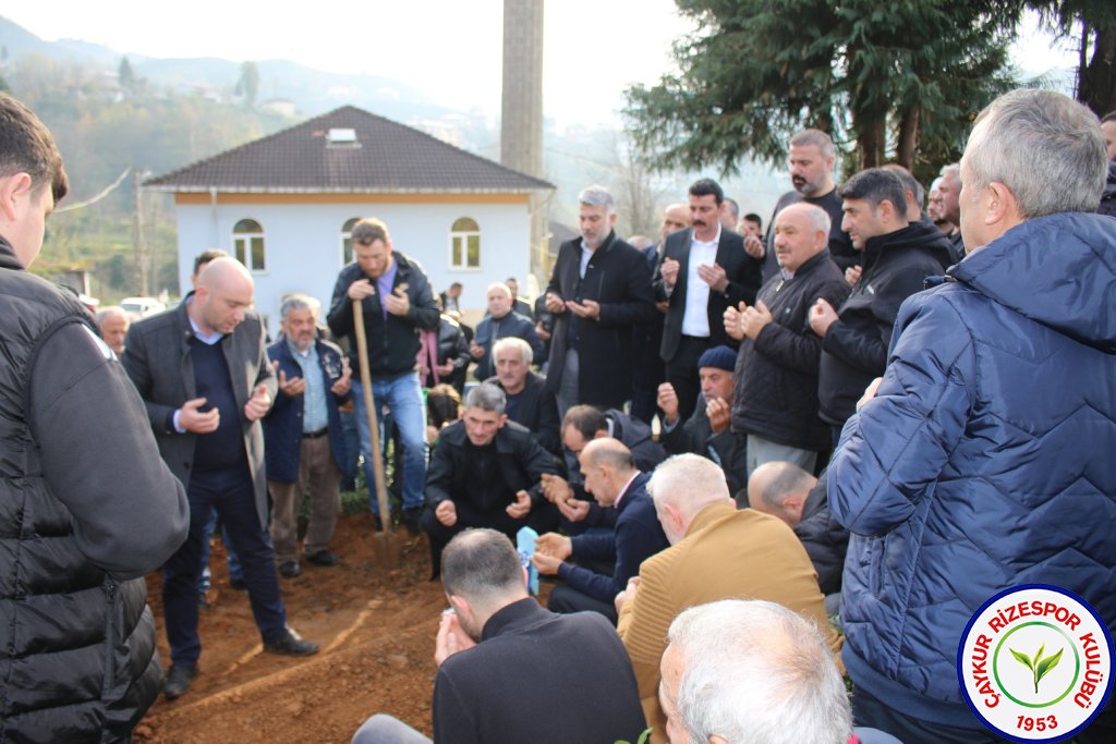 Minik yavrumuz Yiğit Demirel’in cenaze töreninde binlerce insan tek yürek oldu