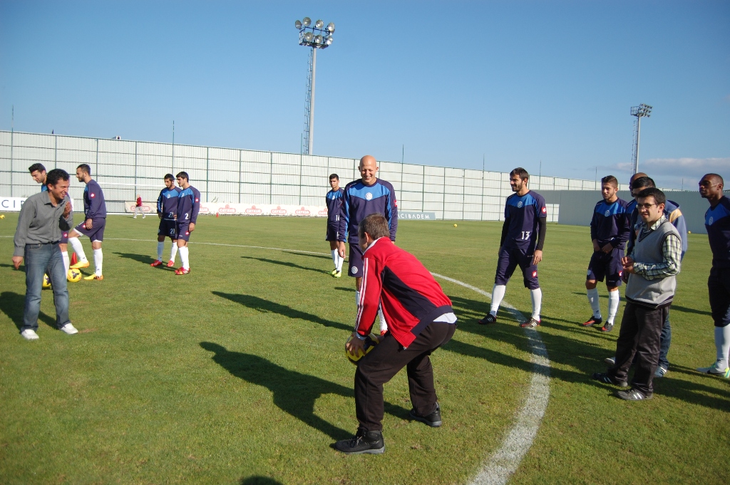 Engelli Öğrencilerden Rizespor'a Destek Ziyareti