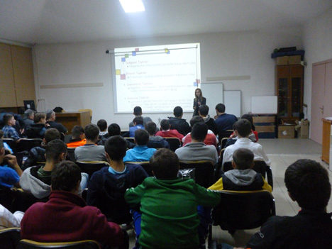 Genç Sporculara iletişim becerileri, öfke kontrolü ve beslenme semineri