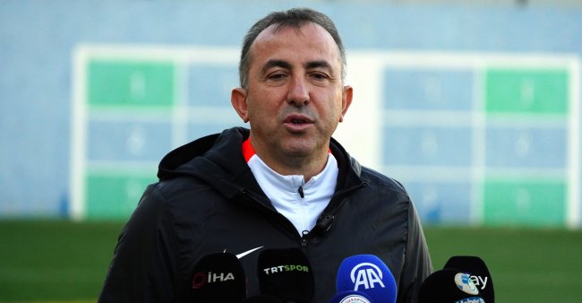 TR Gezinmeyi atla Ara Oluştur 9+ Avatar resmi Recep Uçar, düzenlenen basın toplantısında medya mensu