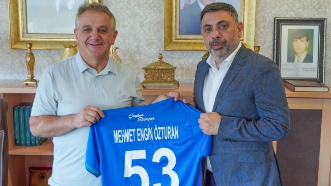 Çaykur Rizespor - 12 Bingölspor hazırlık maçı öncesinde misafir takım yöneticilerini ağırladık.