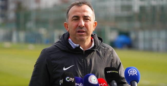 Recep Uçar, düzenlenen basın toplantısında medya mensuplarının sorularını yanıtladı.