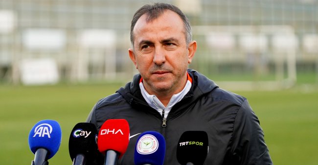 Recep Uçar, düzenlenen basın toplantısında medya mensuplarının sorularını yanıtladı.