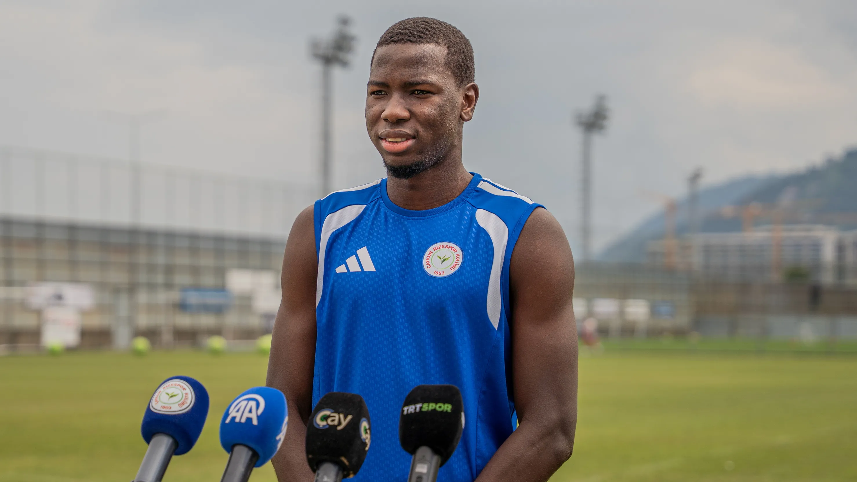 Yeni transferimiz Moussa Diakite; hedeflerini basın toplantısında anlattı. 